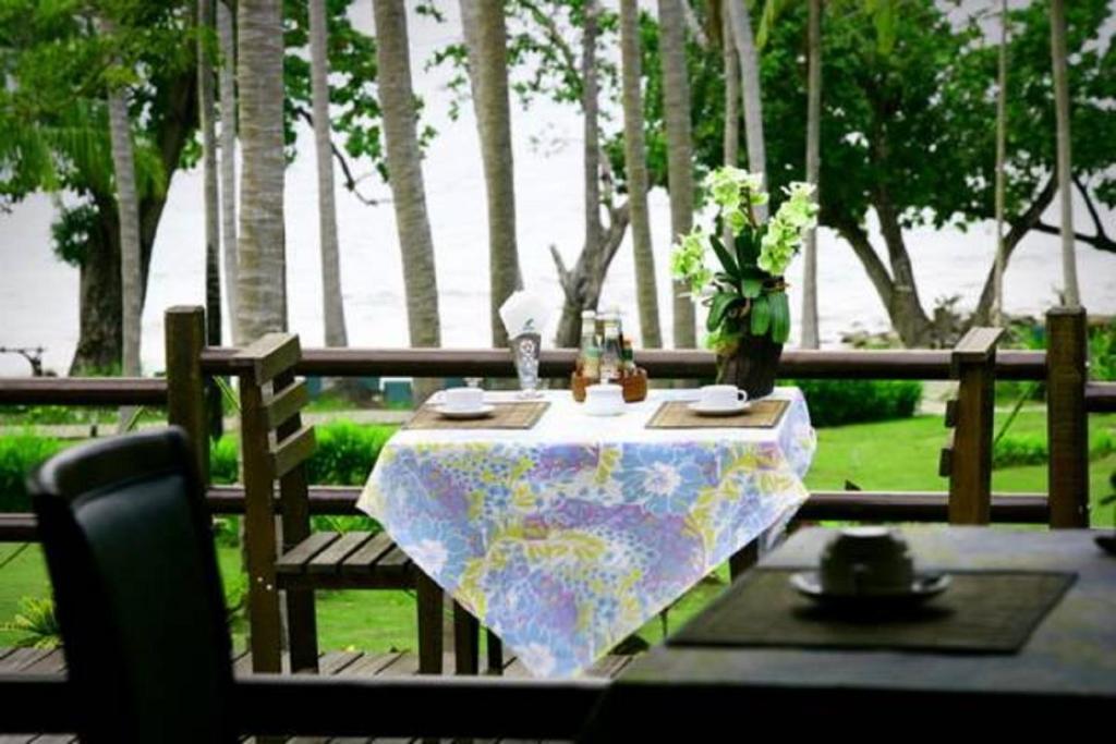 Banraya Resort And Spa Ko Racha Yai Екстериор снимка