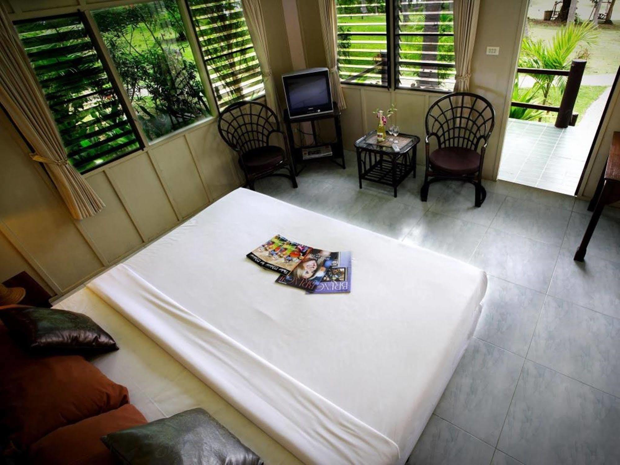 Banraya Resort And Spa Ko Racha Yai Екстериор снимка